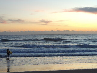 Amanhecer em Cumbuco- Fortaleza com direito a um surf. 