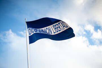 Bandera de El Salvador, Cielo, 