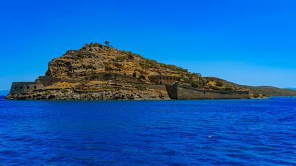 Fototapeta na wymiar The island of lepers (Spinalonga) is an island in southern Greece and the second most visited tourist attraction in Crete .