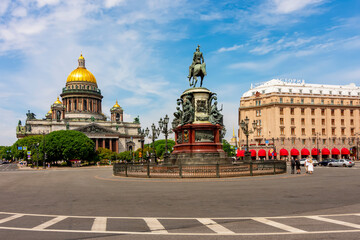 St. Isaac's cathedral and Nicholas I monument on Isaac square, Saint Petersburg, Russia - obrazy, fototapety, plakaty