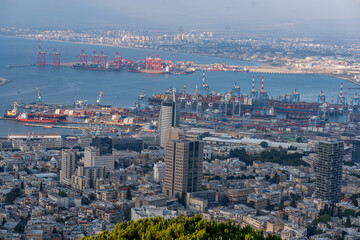 Fototapeta na wymiar Haifa from above 