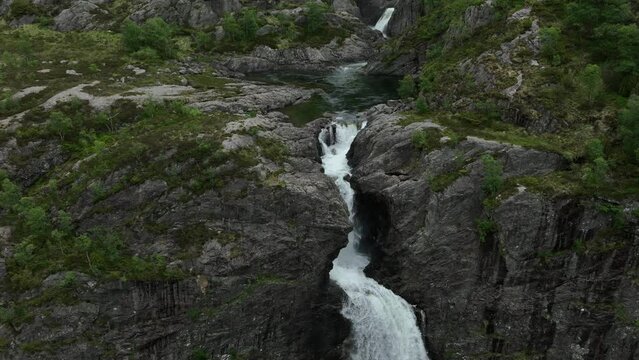 Manafossen - Waterfall - Norway - Norwegen Wasserfall