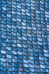 青い屋根瓦の背景素材