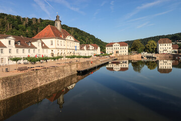 Romantisches Weserbergland; Blick über das Hafenbecken des barocken Kleinods Bad Karlshafen