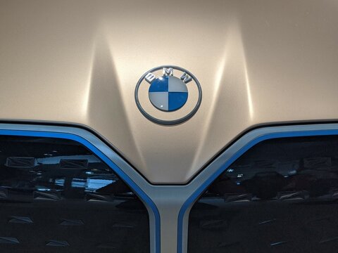 Frontal de coche BMW 