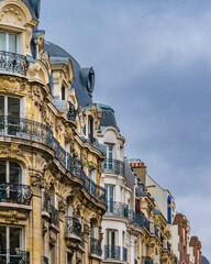 Fototapeta na wymiar Old Style Apartments, Paris, France
