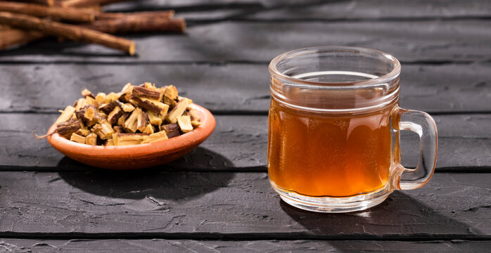 Glycyrrhiza glabra - Licorice roots with hot drink