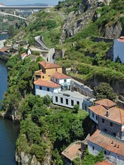 Fototapeta na wymiar Traditional architecture along the Douro in Porto - Portugal