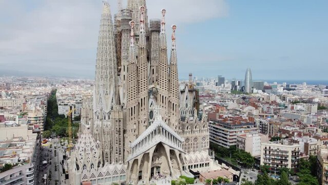 Sagrada Familia - Gaudi - Aerial shot - travelling in