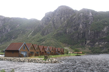 Dirdal, municipio noruego a orillas del fiordo.