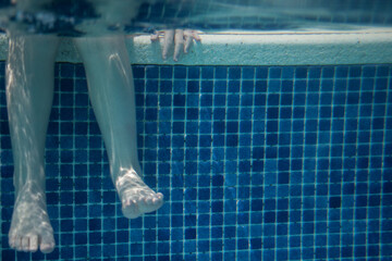 en el agua