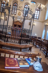 Intérieur d'une synagogue