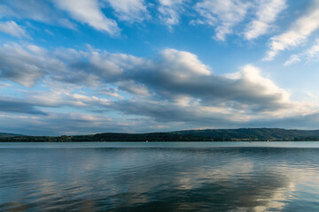 Bodensee Sommer blauer Himmel und Wolken 