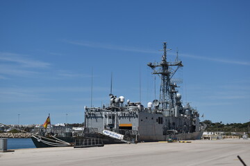 Fragata Navarra en el puerto de la Base Naval de Rota © Javier