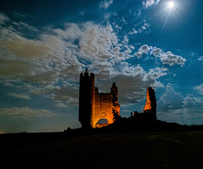 Caudilla Castle al night