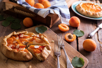 galette with apricots