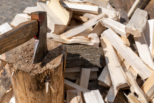 Lack of gas supply for heating, is increasingly stocked firewood