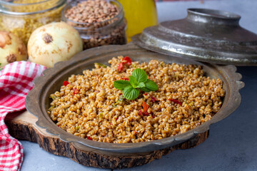 Bulgur pilaf with Siyez wheat and vegetables (Turkish name; siyez bulgur pilavi)