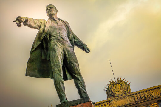 Lenin on Moscow Square in front of the House of Soviets, St Petersburg, Russia