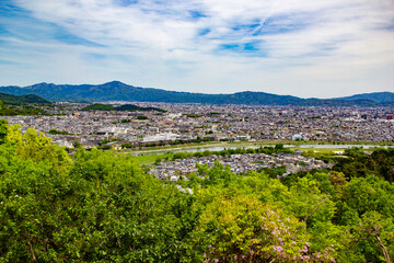 Obraz premium view of the horizon and city from a mountain top