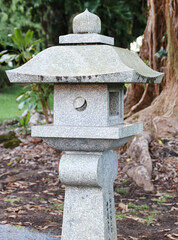 Fototapeta na wymiar asian stone lantern