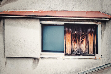 古い家の窓