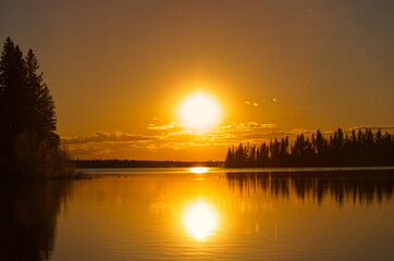 Fototapeta premium Sunset at Astotin lake, Elk Island