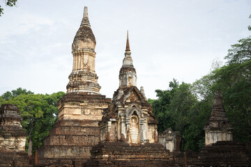 Fototapeta premium Archaeological and Buddhist sites, historical religious sites, Buddha, temples, ceremonial areas, religious attractions, Buddhist churches, antiques, pagodas, nature and dharma, Buddha statue.