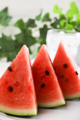 スイカ　夏の果物