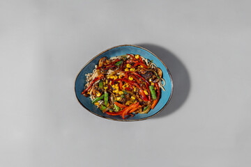 Noodles with vegetables