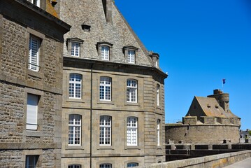 Fototapeta na wymiar Vue depuis les remparts de Saint-Malo (Ille-et-Vilaine)