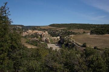 Fototapeta na wymiar Vue générale de Minerve, joli village occitan