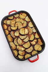 Auberginenauflauf. Moussaka Gemüseauflauf.