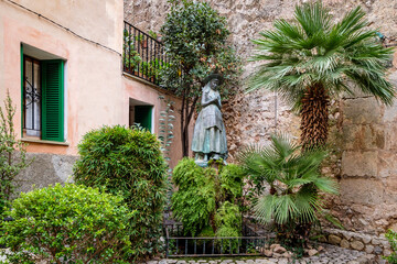 Fototapeta na wymiar escultura de Santa Catalina, Horacio de Eguía, Valldemossa, Mallorca, balearic islands, Spain