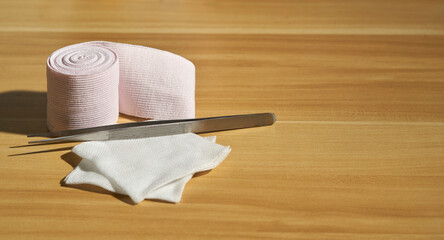 roll gauze and bandage in dressing tray