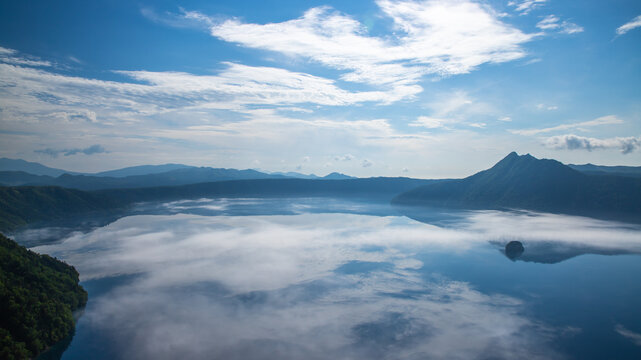 北海道　第三展望台から望む霧の摩周湖
