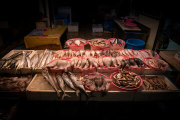 시장 생선 진열 전통