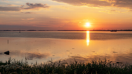 Fototapeta na wymiar Faro Broerne Sunset Panorama