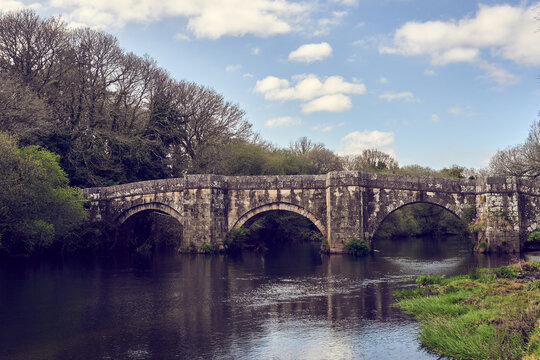 Ancient documents attest that the small village of Brandomil and its bridge were part of the route from Santiago de Compostela to Mux&iacute;a.