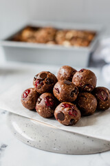 Boules d'énergie, chocolat et canneberge