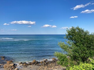 bkue ocean and sky in coastal Maine