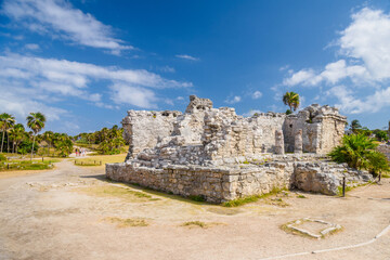 Fototapeta na wymiar Great platform, Mayan Ruins in Tulum, Riviera Maya, Yucatan, Caribbean Sea, Mexico