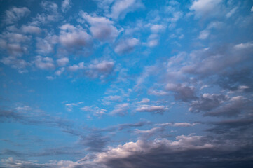 Obraz premium Beautiful popcorn clouds in blue sky in summer