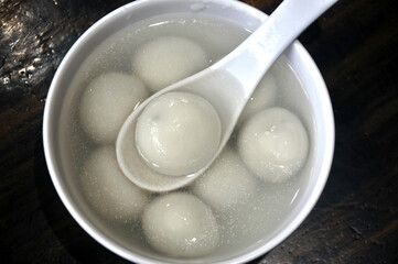 Sweet dumplings made of glutinous rice flour