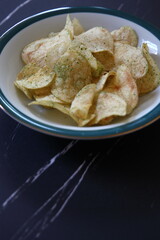 のり塩味のポテトチップス