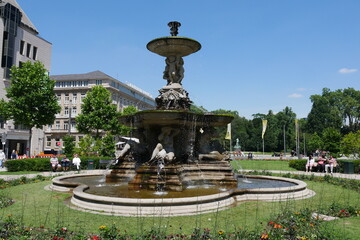 Schalenbrunnen Königsallee Düsseldorf