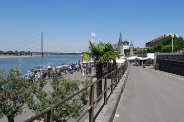 Rheinpromenade in Düsseldorf