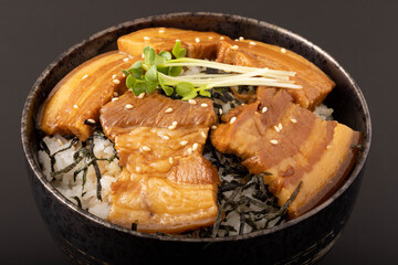 豚角煮丼