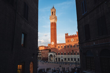 Obraz premium SIENA, ITALY-SEPTEMBER 2021: amazing architecture in Piazza del Campo