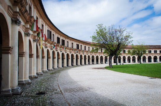 La rotonda dello storico borgo di Badoere lungo la Via Postumia, cammino che parte da Aquileia e arriva a Genova